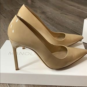 New Classic Manolo Blahnik BB Beige Patent pumps with new luxury $80 sole guard